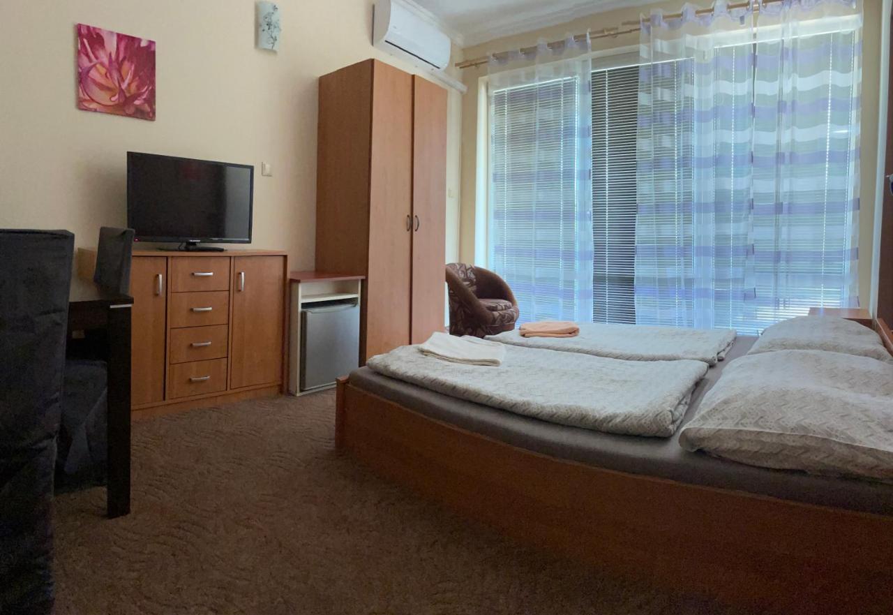 Villamerica Мисколк Екстериор снимка