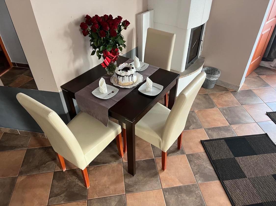 Villamerica Мисколк Екстериор снимка