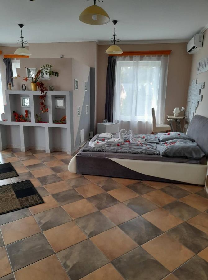 Villamerica Мисколк Екстериор снимка