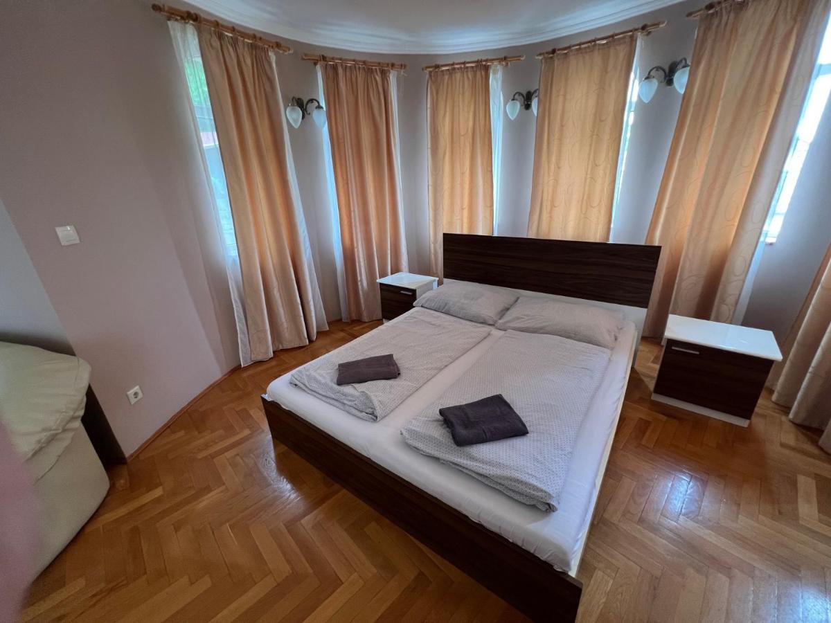 Villamerica Мисколк Екстериор снимка