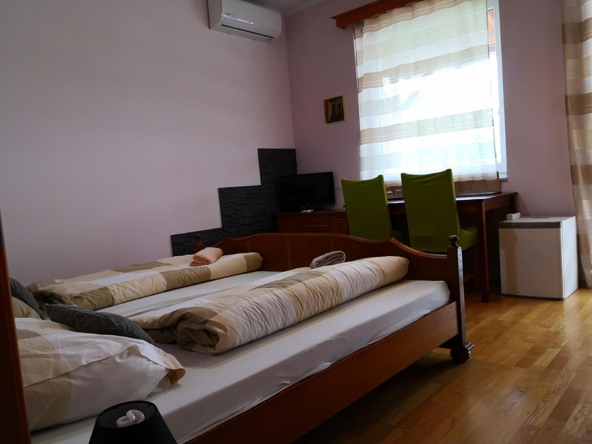 Villamerica Мисколк Екстериор снимка
